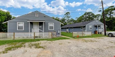 2322 Central Street, Dickinson, TX 77539 — Sale in Dickinson, TX, photo 1 of 8