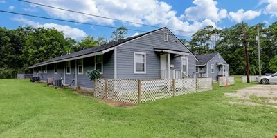 2322 Central Street, Dickinson, TX 77539 — Sale in Dickinson, TX, photo 2 of 8