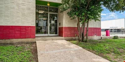 201 W Poplar St — Sale in San Antonio, TX, photo 8 of 8