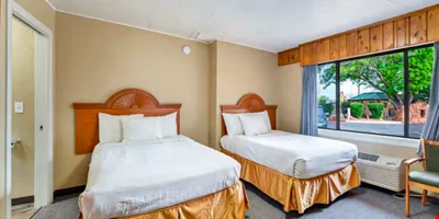 Red Rock Country Inn - 310 S 100 E — Sale in Kanab, UT, photo 6 of 8