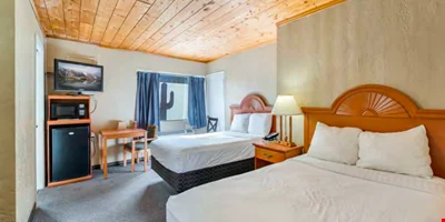 Red Rock Country Inn - 310 S 100 E — Sale in Kanab, UT, photo 7 of 8