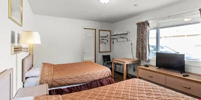 116 NW 14th St — Sale in Abilene, KS, photo 5 of 8