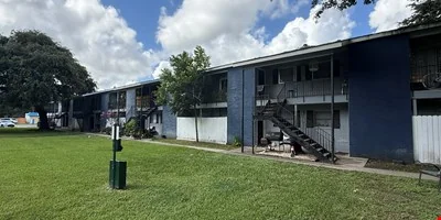 1101 E Main St, League City TX: 16 MULTI-FAMILY UNITS — Sale in League City, TX, photo 2 of 8