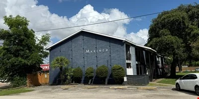 1101 E Main St, League City TX: 16 MULTI-FAMILY UNITS — Sale in League City, TX, photo 4 of 8