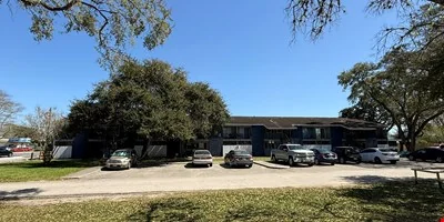 1101 E Main St, League City TX: 16 MULTI-FAMILY UNITS — Sale in League City, TX, photo 6 of 8