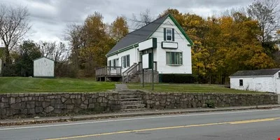 140 Brockton Ave, Abington — Sale in Abington, MA, photo 2 of 8