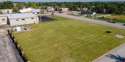 2569 E Robinson Avenue — Sale in Springdale, AR, photo 8 of 8