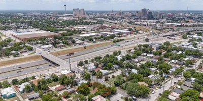 1622 N Pine St, San Antonio, TX 78208 — Sale in San Antonio, TX, photo 2 of 4