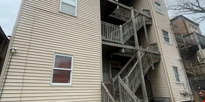 7951 S BURNHAM AVE — Sale in Chicago, IL, photo 2 of 8