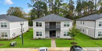 7368 Mailes Ct Units 101,102,201,202 — Sale in Jacksonville, FL, photo 1 of 8