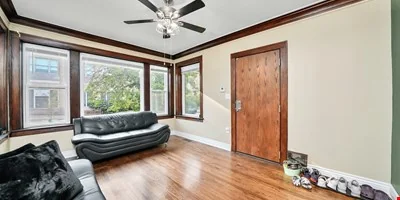 6933 S Washtenaw — Sale in Chicago, IL, photo 6 of 8