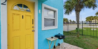 715 Harvey — Sale in Miami, FL, photo 5 of 8