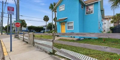715 Harvey — Sale in Miami, FL, photo 3 of 8