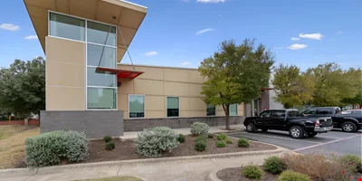 9811 S. IH35, Building #1, Austin, TX 78744 — Sale in Austin, TX, photo 1 of 8