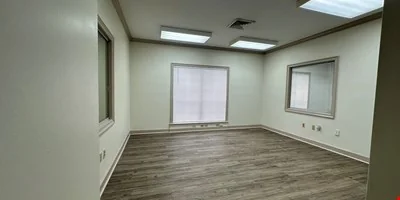 Sherwood Forest Income Producing Office Building — Sale in Baton Rouge, LA, photo 5 of 8