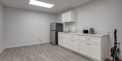 38-40 Market St, Amesbury, MA 01913-2409 — Sale in Amesbury, MA, photo 6 of 8