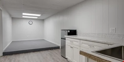 38-40 Market St, Amesbury, MA 01913-2409 — Sale in Amesbury, MA, photo 5 of 8