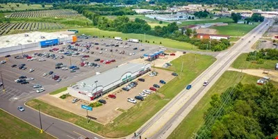 Nashville Marketplace — Sale in Nashville, AR, photo 2 of 8