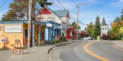 Poulsbohemian Building — Sale in Poulsbo, WA, photo 4 of 8