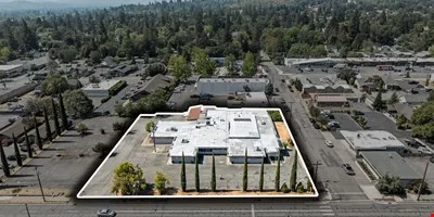 For Sale/Lease: 16k+ Medical Purpose Bldg on 7th St — Sale in Grants Pass, OR, photo 2 of 8