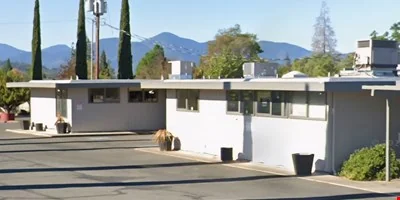 For Sale/Lease: 16k+ Medical Purpose Bldg on 7th St — Sale in Grants Pass, OR, photo 6 of 8