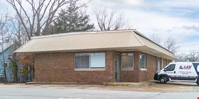 200 W Linden Ave — Sale in Hohenwald, TN, photo 4 of 8