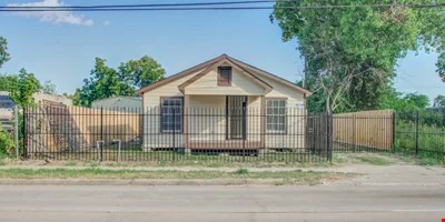 1051 W Little York Rd, Houston, TX 77091 — Sale in Houston, TX, photo 2 of 8