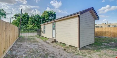 1051 W Little York Rd, Houston, TX 77091 — Sale in Houston, TX, photo 5 of 8