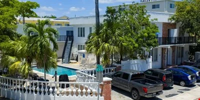 Chalet East - Victoria Park Apartments — Sale in Fort Lauderdale, FL, photo 1 of 8
