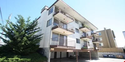 207 N 104th — Sale in Seattle, WA, photo 2 of 2