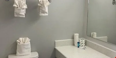 BLUE BAY INN — Sale in San Antonio, TX, photo 3 of 8