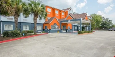 Trident Inn & Suites Baton Rouge — Sale in Baton Rouge, LA, photo 2 of 8