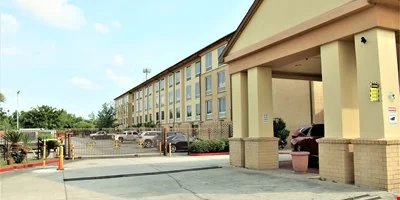 Trident Inn & Suites New Orleans — Sale in New Orleans, LA, photo 2 of 8