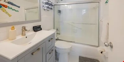 Ocean Manor Beach Resort — Sale in Fort Lauderdale, FL, photo 7 of 8