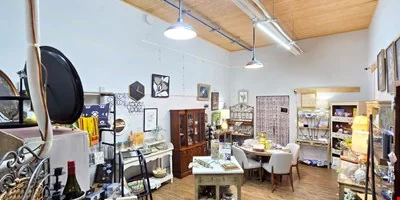 Blue Magnolia / Boutique Retailer / Business & Real… — Sale in New Bern, NC, photo 2 of 7
