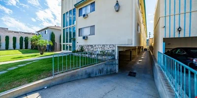 214 E Chevy Chase Dr — Sale in Glendale, CA, photo 6 of 8