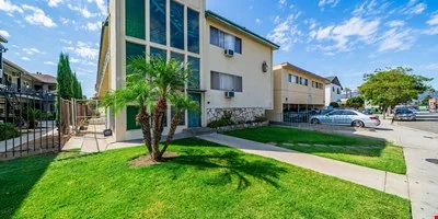 214 E Chevy Chase Dr — Sale in Glendale, CA, photo 1 of 8