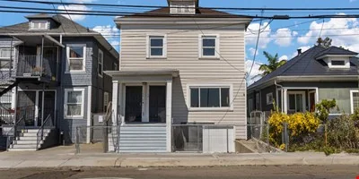 Vacant Edwardian Duplex! — Sale in Oakland, CA, photo 1 of 8