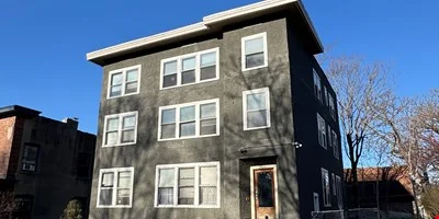 686 19th St, Des Moines — Sale in Des Moines, IA, photo 1 of 5
