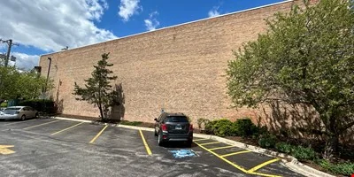 Woodstock Square Mall — Sale in Woodstock, IL, photo 5 of 8
