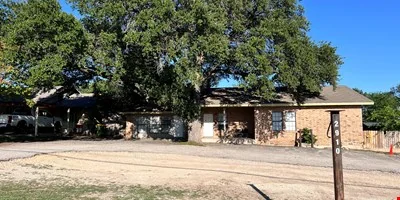 2910 Hillcrest