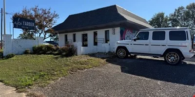 Prime Location Salon — Sale in Tuscaloosa, AL, photo 2 of 7