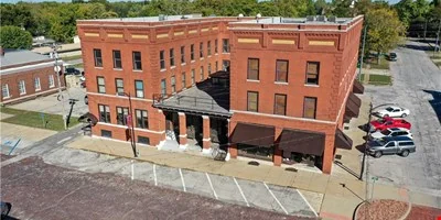 The Pennell Hotel & Restaurant - multifamily for sale in butler, MO