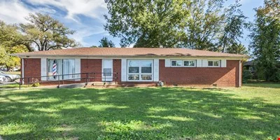 1 East Bel Aire — Sale in Clarksville, TN, photo 1 of 8