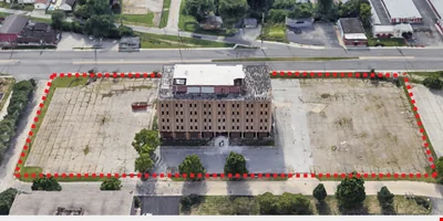 4720 Kingsway Dr Indianapolis, IN 46205 — Sale in Indianapolis, IN, photo 2 of 6