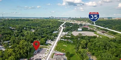 1230 Merriam Lane, Kansas City, KS — Sale in Kansas City, KS, photo 3 of 8