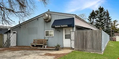 Dog Kennel — Sale in Racine, WI, photo 1 of 7