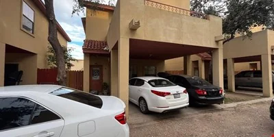 Calton Heights Condominium — Sale in Laredo, TX, photo 2 of 8