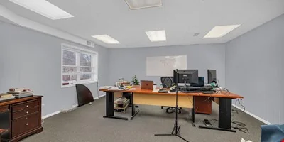 3S340 Rockwell St, Warrenville, IL 60555 — Lease in Warrenville, IL, photo 4 of 8