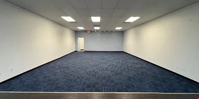 230 S Larkin Ave, Joliet, IL — Lease in Joliet, IL, photo 3 of 7